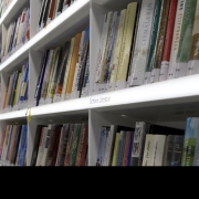 hi_macs_robi_rolling_library_gallery_04_ii9osmuk_f