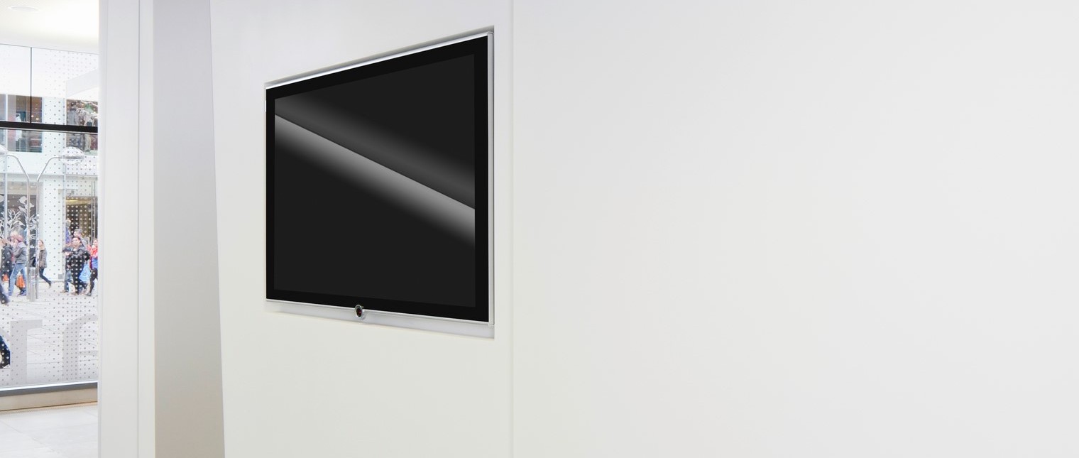 Sediile bancare sunt percepute ca spatii autoportante, puternic ancorate in tesutul urban, cu fatade reprezentative menite sa le contureze puternica prezenta si reputatie.

Printr-o metoda noncomformista sediul bancii Baden-Württemberg Bank (BW Bank) a fost reamenajat intr-un stil contrastant cu vechiul stil.

In conceperea acestui nou design al spatiului de lucru cu clientii de la primul nivel al cladirii, precum si al zonei […] Mai mult…