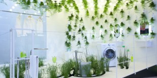 LG Hausys a colaborat impreuna cu designerul francez Patrick Nadeau pentru realizarea standului “Green Waters” din cadrul targului Ideo Bain din Paris din acest an.
 
 
Green Waters – un mix intre utopie, fictiune si realitate centrat pe tema apei si a vegetatiei.
Mobilierul de baie creat a ilustrat cele mai noi tehnologii de economisire, reciclare si filtrare a apei, totul […] Mai mult…