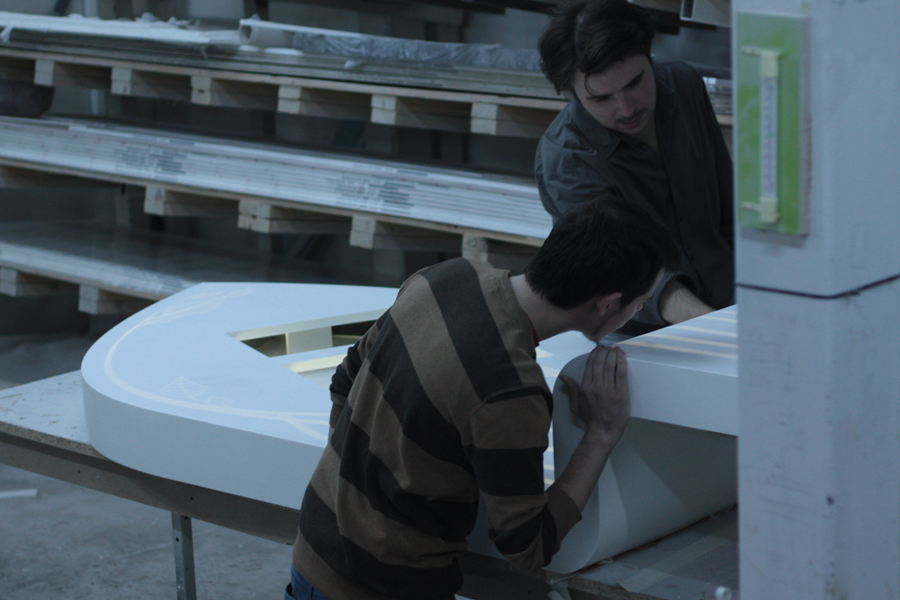 Cu o experienta de 7 ani pe piata din Romania, Atvangarde s-a impus ca fiind un centru de excelenta in termeni de design, avand o facilitate de productie sofisticata cu materiale si tehnologii de ultima generatie. Si pentru ca vrem sa inspiram tinerele talente sa isi demonstreze abilitatile si creativitatea, am organizat in acest an impreuna cu Universitatea de Arhitectura […] Mai mult…