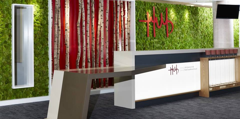 Noul centru Life Sciences din Cardiff Bay, Wales prezinta un concept ce stimuleaza interactiunea, inovatia, networking-ul si colaborarea, avand ca obiectiv cresterea numarului de locuri de munca si cresterea investitiilor.

Paramount Interiors Ltd a fost compania selectata pentru realizarea designului acestui spatiu. Solutia aleasa pentru aceasta amenajare este aceea de a crea un cadru ce inspira si conduce la creativitate, favorizand […] Mai mult…