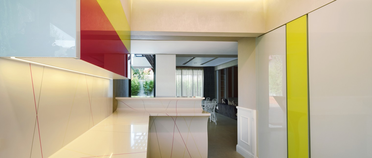 Swan Lake Villa bucatarie Hi-Macs