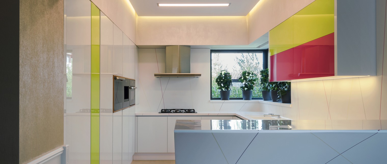 Swan Lake Villa bucatarie Hi-Macs