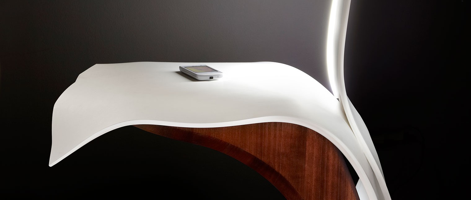 Cobra table