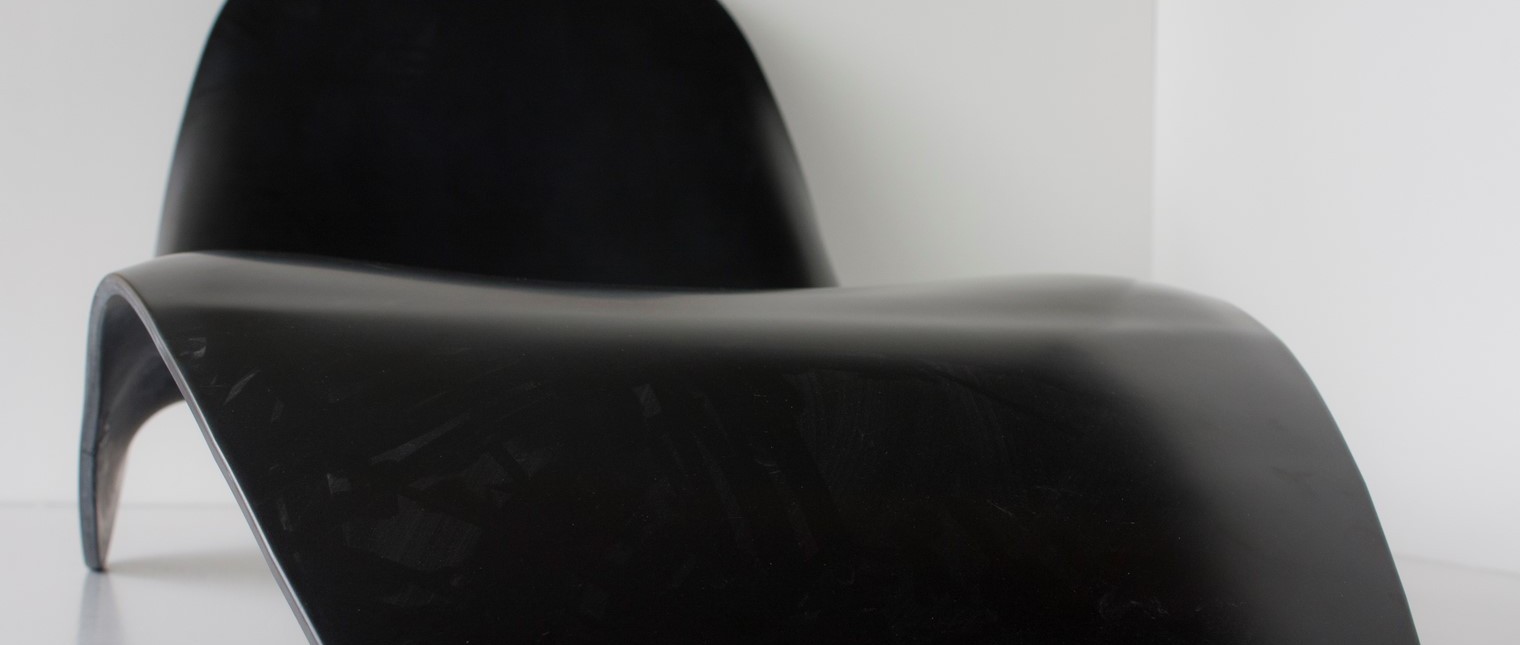 Mobilierul are un rol important in amenajarile exterioare, iar odata cu venirea sezonului cald terasele trebuie sa fie pregatite. Un exemplu de astfel de mobilier este FLOATER, sezlongul din HI-MACS® proiectat de Manuel Kretzer (Responsive Design Studio).
 […] Mai mult…