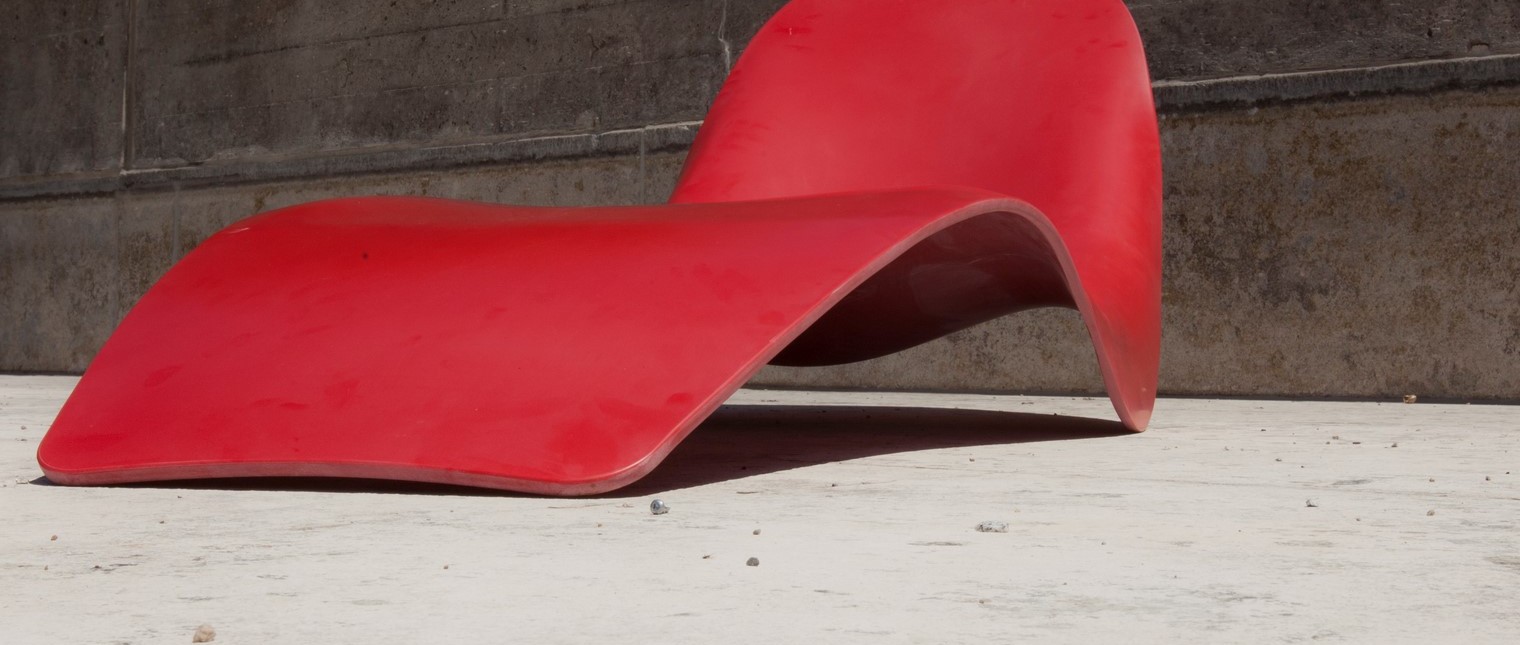 Mobilierul are un rol important in amenajarile exterioare, iar odata cu venirea sezonului cald terasele trebuie sa fie pregatite. Un exemplu de astfel de mobilier este FLOATER, sezlongul din HI-MACS® proiectat de Manuel Kretzer (Responsive Design Studio).
 […] Mai mult…