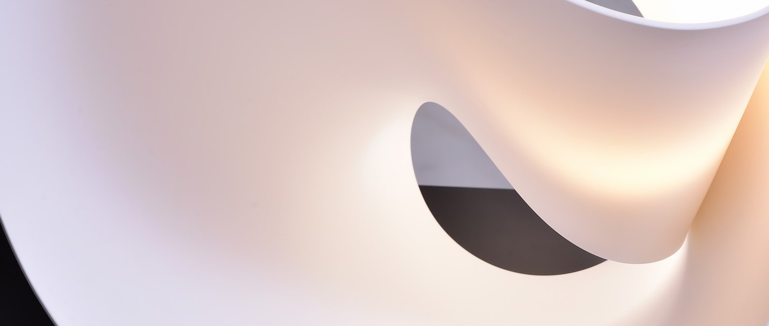 „Ideile mărețe au nevoie de materiale de bună calitate pentru a le face grandioase.”

Ca o floare a luminii, grațioasă, fină și mereu de actualitate, această lampă din HI-MACS în formă de lalea transmite emoție, tehnologie și o calitate superioară a materialelor.

Frumusețea și grația lalelei au făcut din această floare un simbol al iubirii sincere și puternice. Cuvantul englezesc lalea (tulip) […] Mai mult…