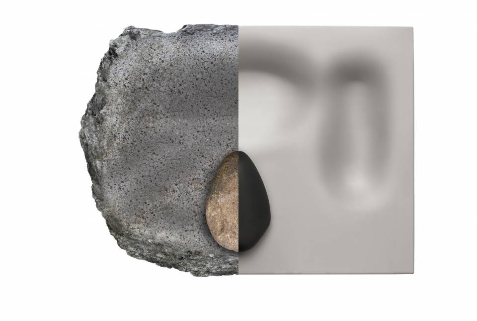 Epoca de piatră: un anonim oferă noi întrebuințări pietrei. Omul începe să rupă mâncarea în bucăți, să o taie și să o zdrobească.

2017: în timp ce oamenii urmăresc emisiuni culinare uitându-se după cele mai moderne tehnologii în bucătărie designerul suedez Erik Bele Hoglund se întoarce la elementele de bază și proiectează uneltele de bucătărie primitive modelate HI-MACS pentru oameni moderni.

Sunt multe de […] Mai mult…