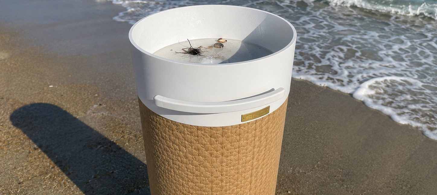 Designul exclusivist și atenția pentru detalii definesc lavoarul freestanding Circle, creat de brandul portughez ANG. În acest proiect, HIMACS joacă un rol esențial, prin integrarea lavoarului de blat RCB330C cu o coloană realizată la comandă, disponibilă într-o varietate de materiale, rezultând o compoziție sculpturală cu un caracter contemporan puternic.
Conceput ca o piesă personalizată, realizată integral pe măsura fiecărui proiect, Circle […] Mai mult…